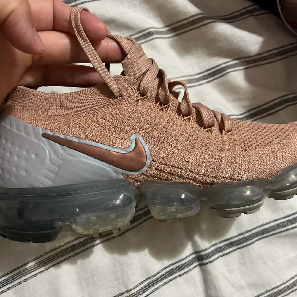 Nike sneakers - Picture 2 of 2